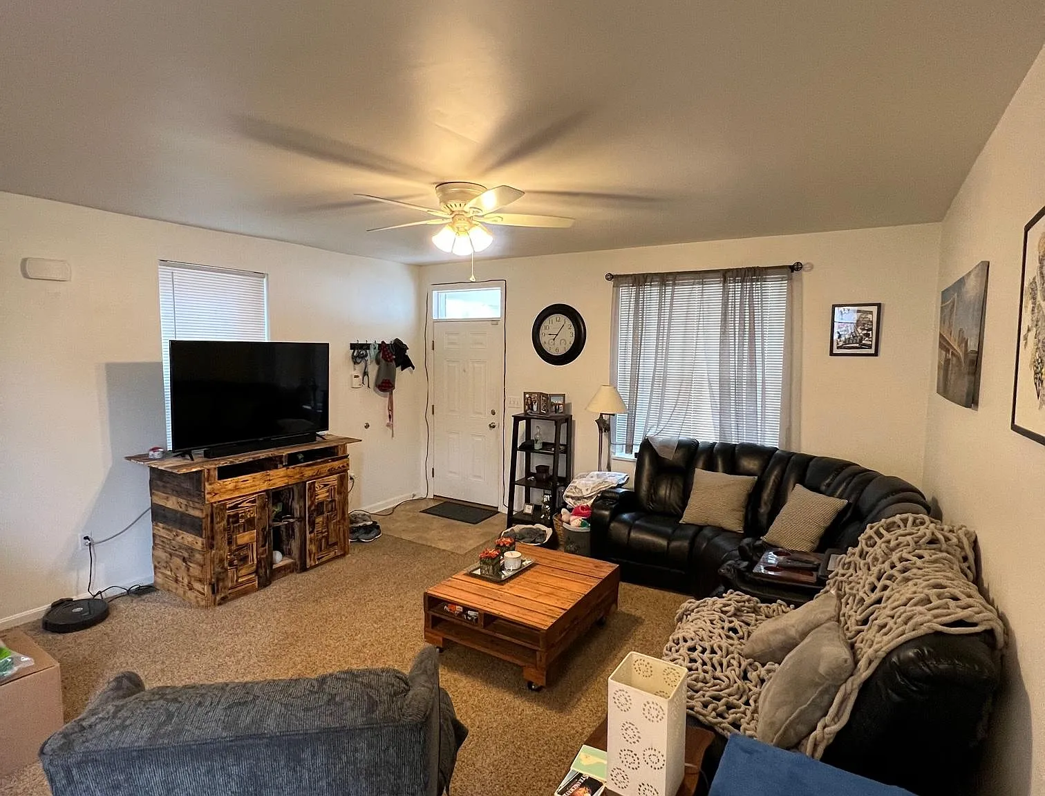 3 bed, 3.5 bath, 1550 sqft, $1,800 — Photo 3