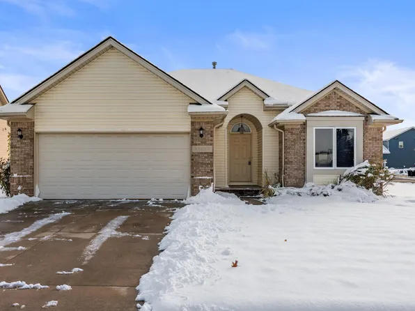 34588 Magnolia Ln, Richmond, MI 48062