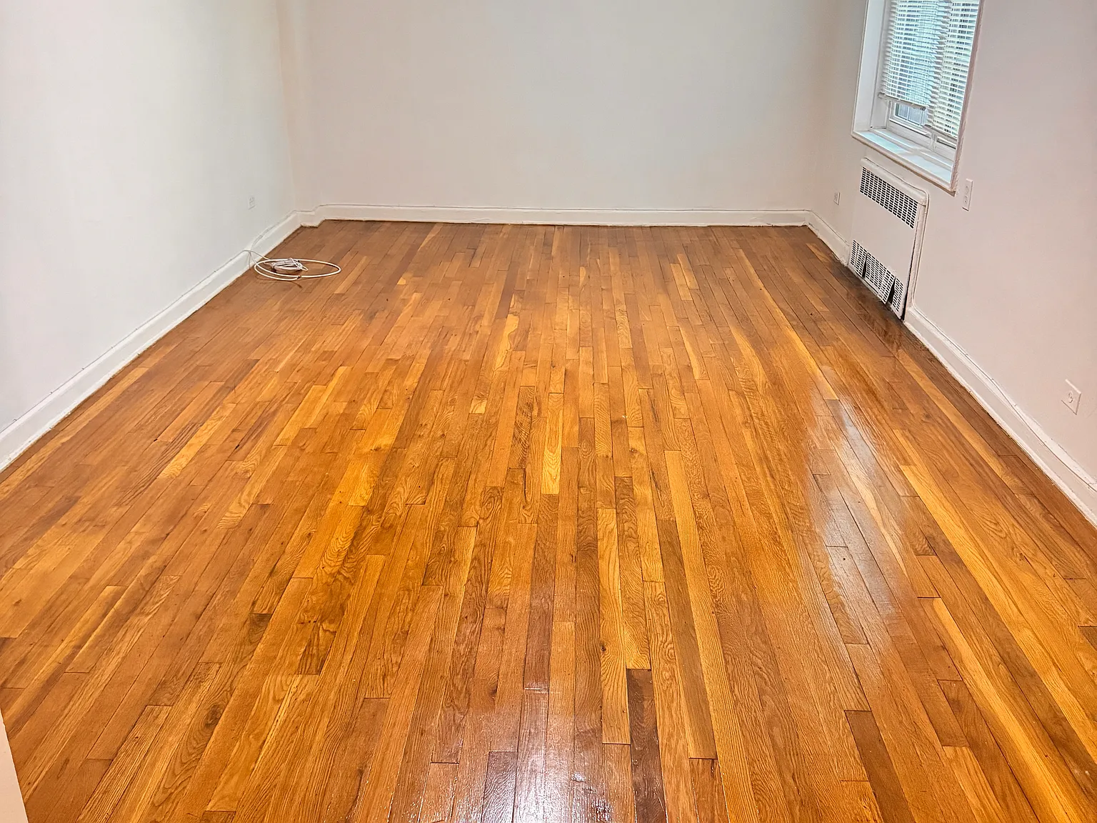 2 bed, 900 sqft, $2,700 — Photo 4