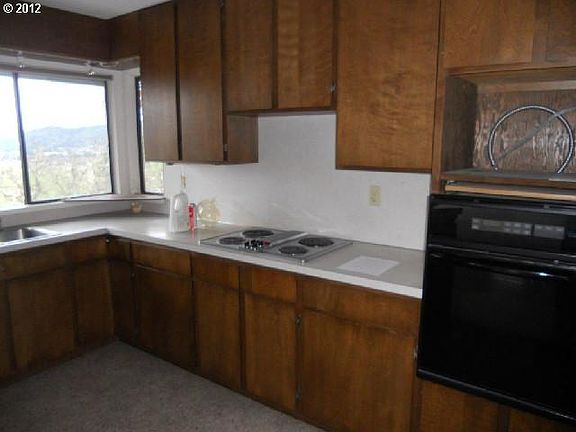 3rd image of 440 Bellwood Ln