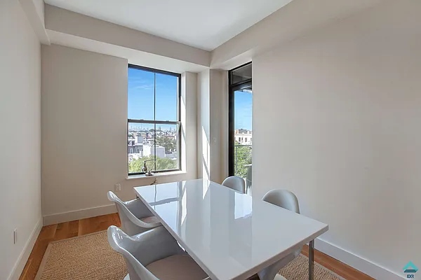 Rented by EXR | media 85