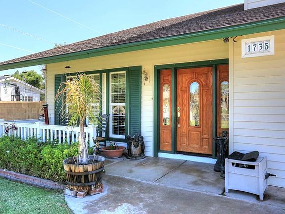 Front Porch-Entry