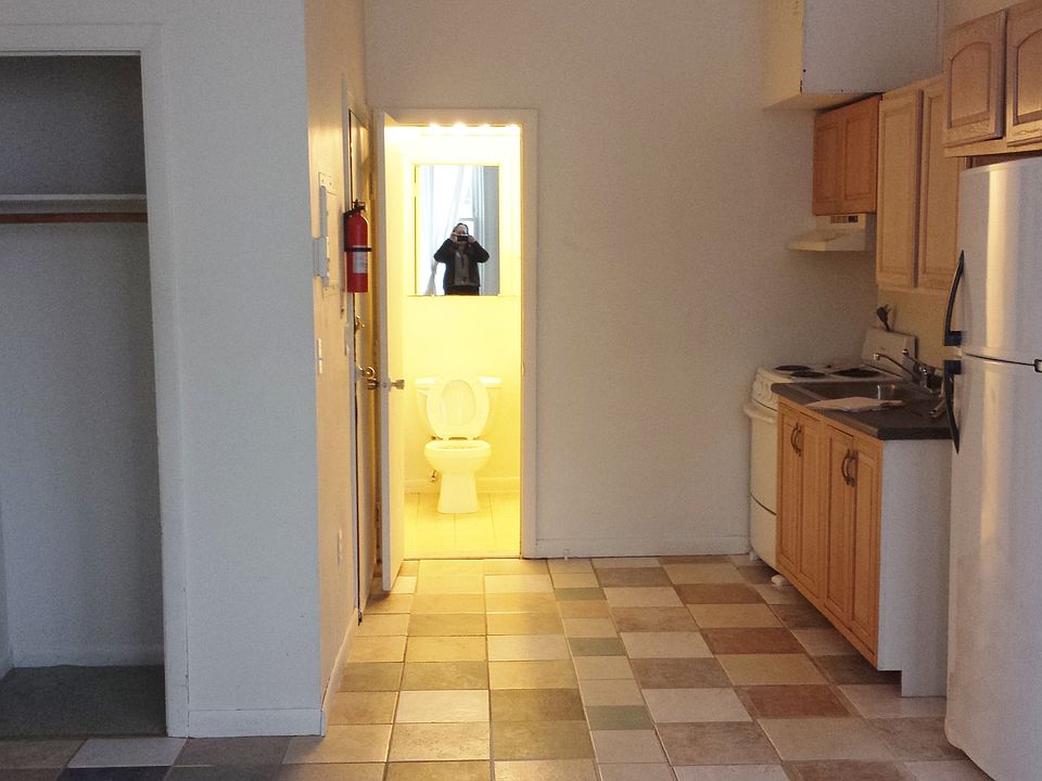 2nd image of 29 Golden St APT 1