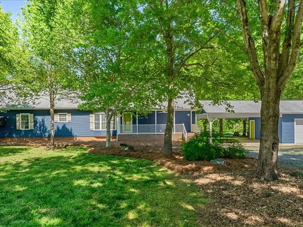 596 Greenbrier Farm Trl, Siler City, NC 27344