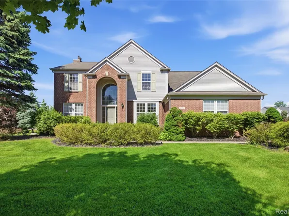 496 Pleasant Ridge Dr, Canton, MI 48188