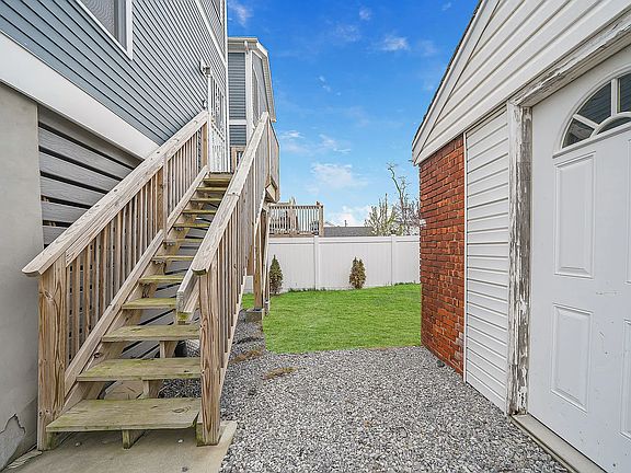 3rd image of 6944 Burchell Ave