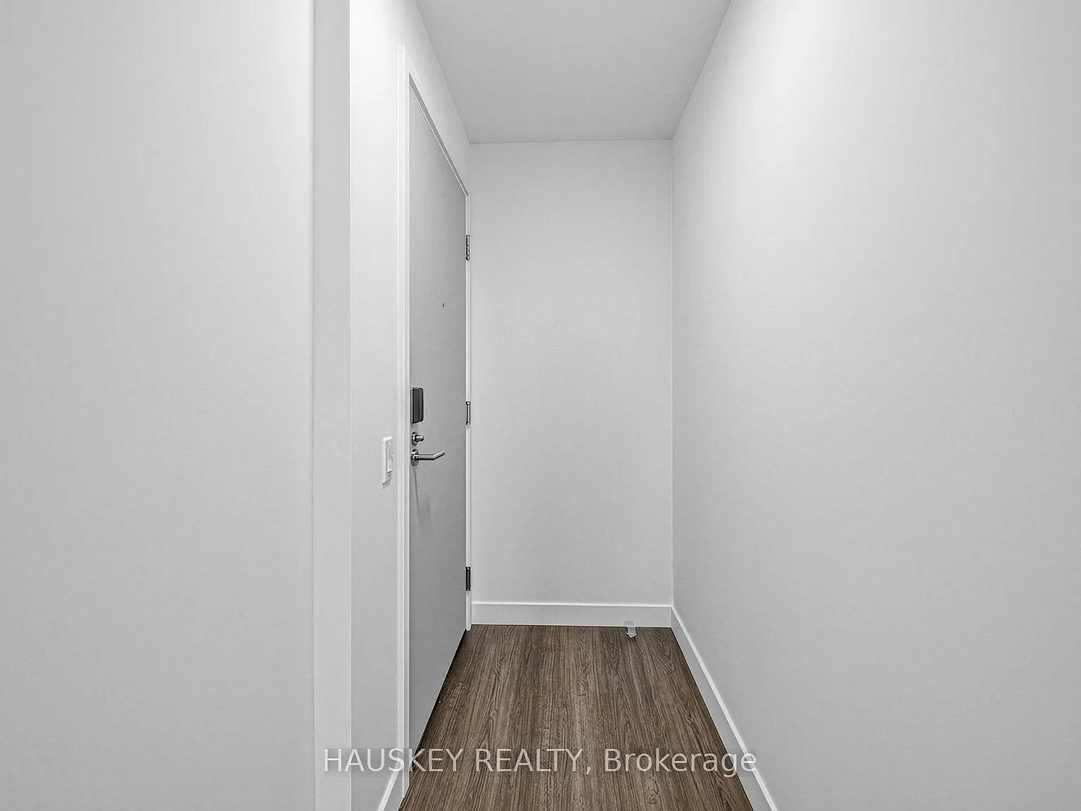 1 bed, $2,300 — Photo 4