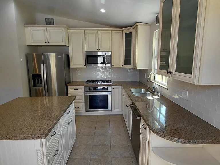 14111 Barber St — Photo 6
