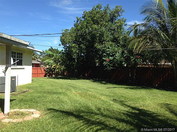3rd image of 9550 SW 181st Ter