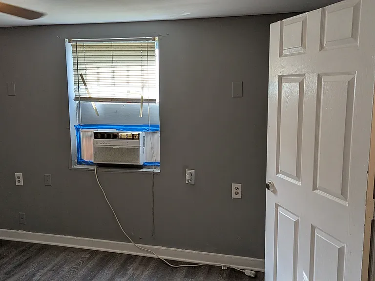 1941 Painters St #B — Photo 14
