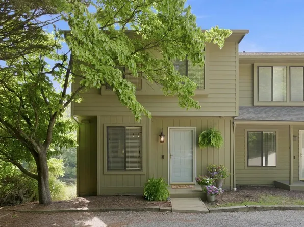 204 Harbor Ridge Dr, Goodview, VA 24095