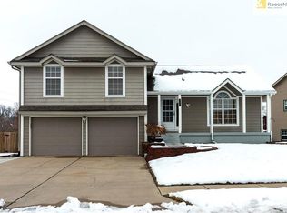 700 NE Deerbrook St, Lees Summit, MO 64086