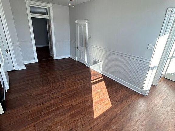 5th image of 2620 Sidney St Floor 2