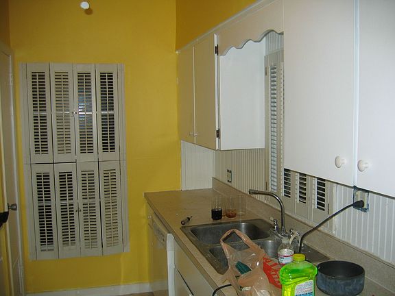 5th image of 811 S Beach St