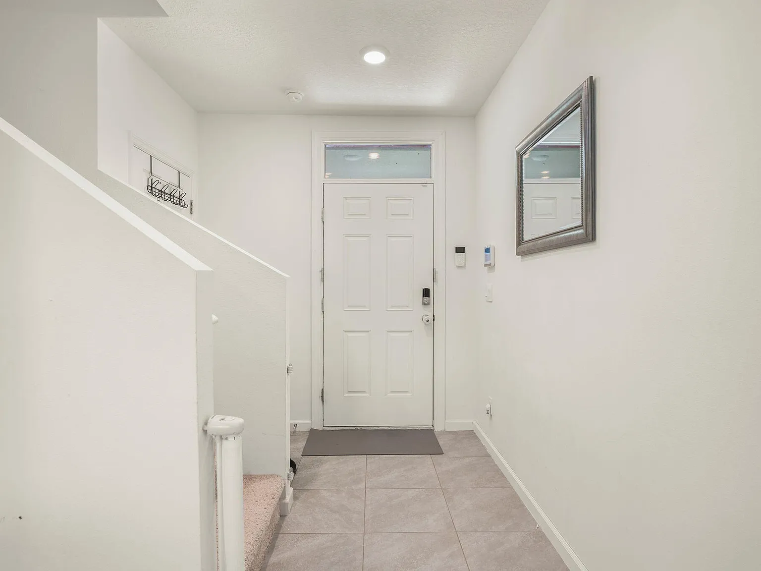 4 bed, 2.5 bath, 2260 sqft, $3,800 — Photo 4