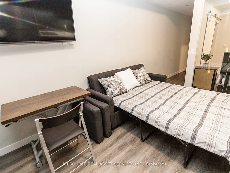 15 Queen St S #1105 — Photo 16