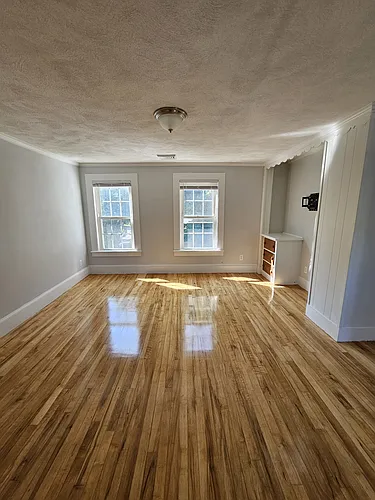 185 Danforth St #2 Photo 1