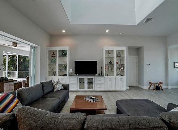 5th image of 27101 Flamingo Dr