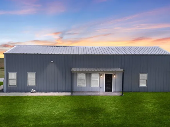 1743 Royal Road, Port Lavaca, TX 77979