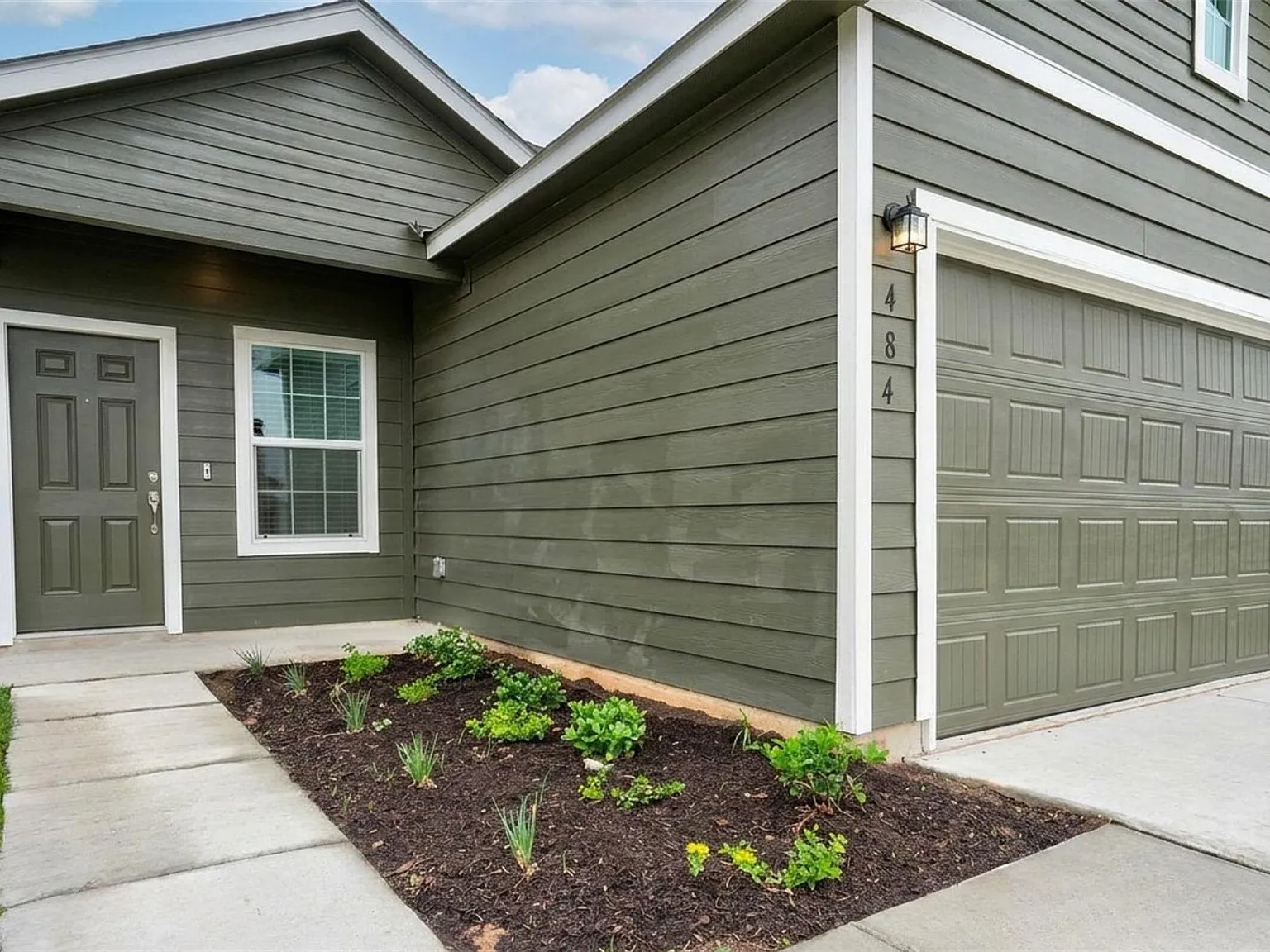 4 bed, 2.0 bath, 1616 sqft, $1,725 — Photo 3