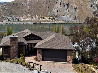 475 W Marine View Dr, Orondo, WA 98843
