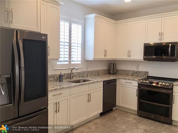 3rd image of 6903 Pines Cir