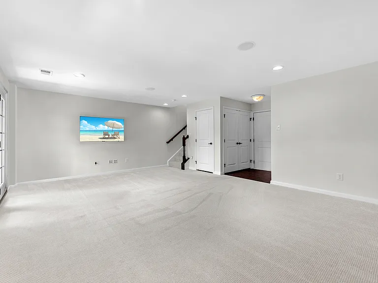115 Hornbeam Dr — Photo 3