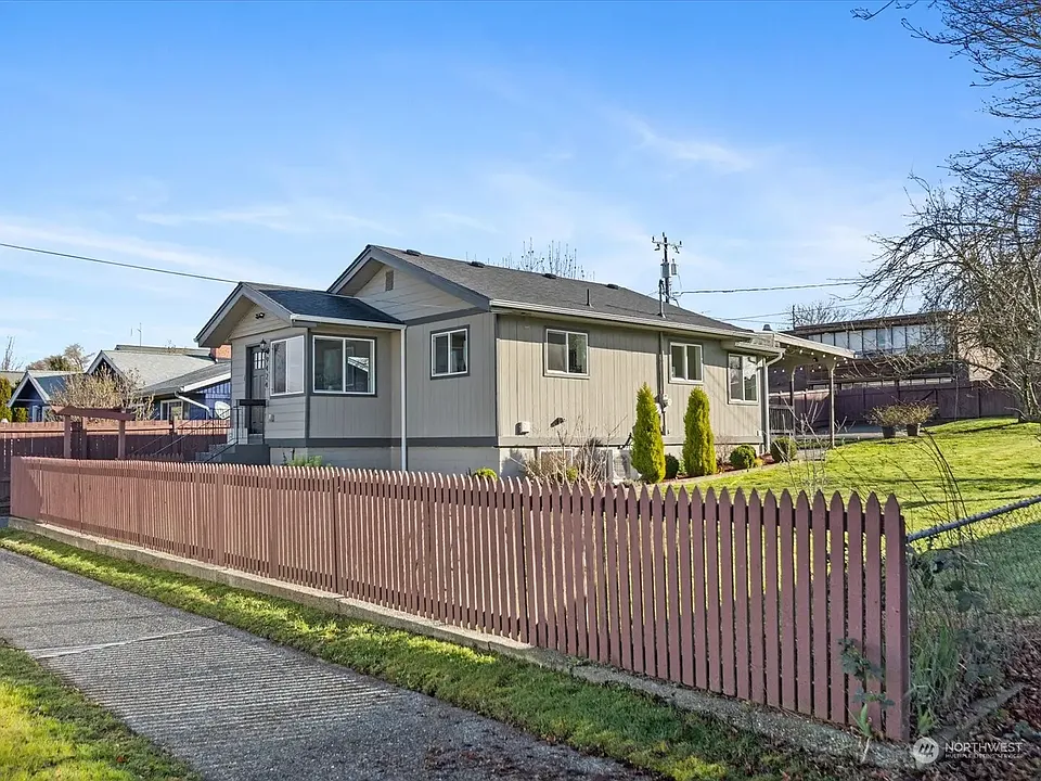 9424 20th Ave SW