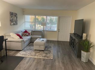 401 Golden Isles Dr APT 203, Hallandale, FL 33009