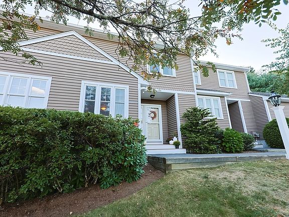 2nd image of 124 Laurelwood Dr #124