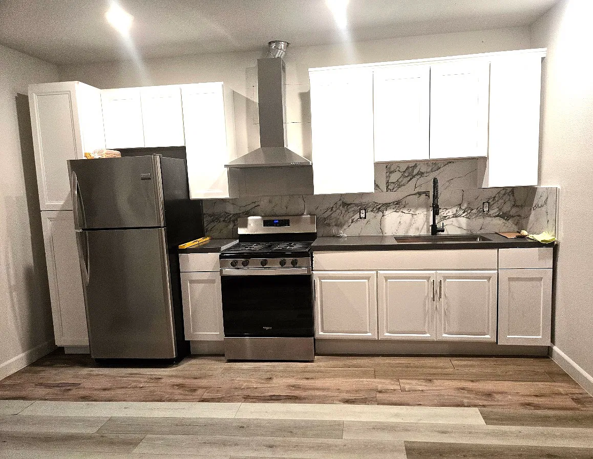 Studio, 400 sqft, $1,800 — Photo 2