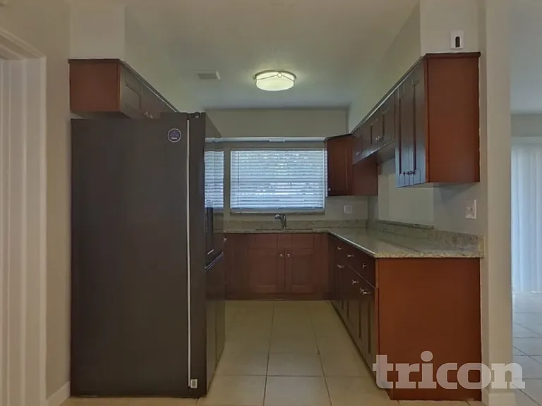 409 Kerry Dr — Photo 5