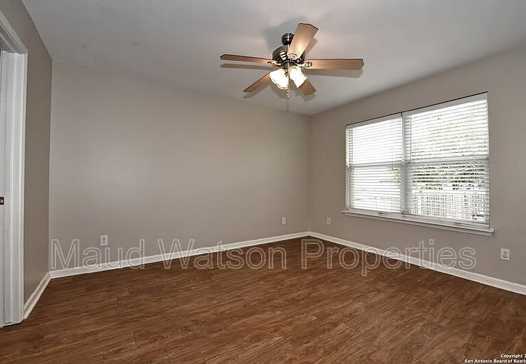 10727 N Shaenridge — Photo 10