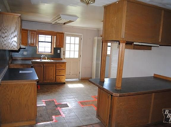 3rd image of 310 Ashland Dr