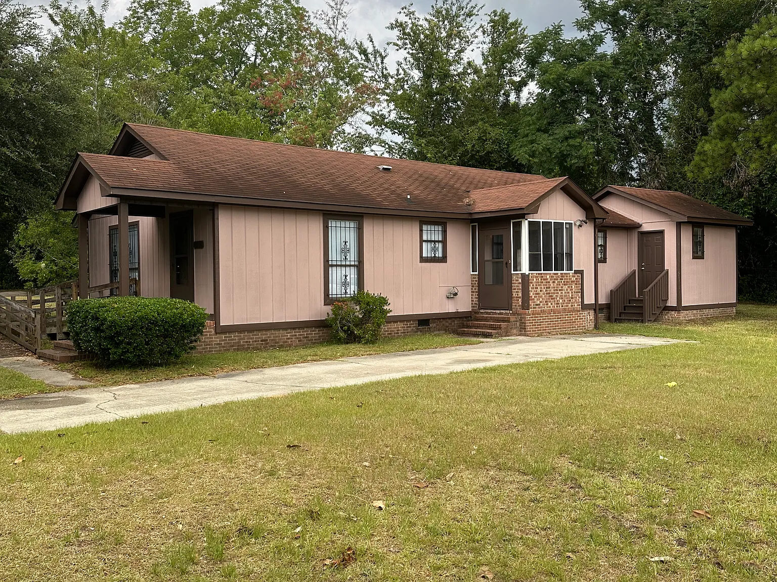 3 bed, 1332 sqft, $1,650 — Photo 2