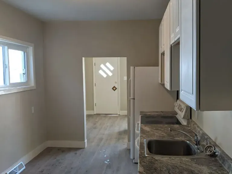 1002 Delaware Ave — Photo 4