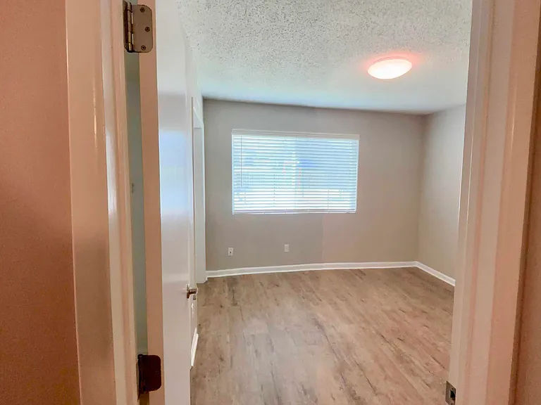 Marine Park Apartments — Photo 56