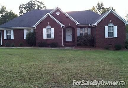 Exceptional Family Home : Located in Desirable Stonebride Subdivision in beautiful Scottsboro Alabam