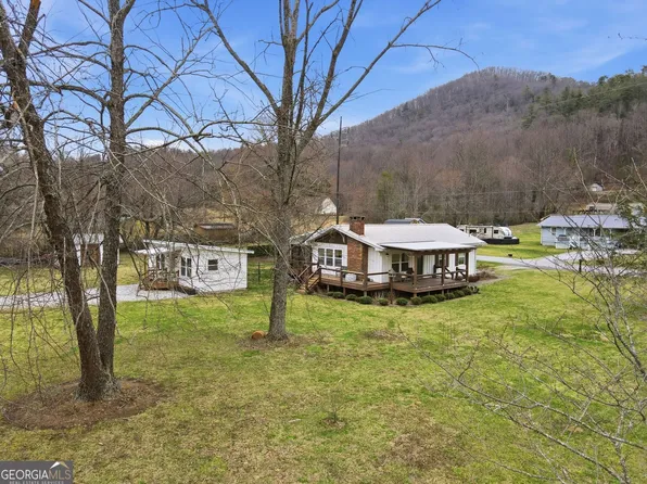 21 McIntosh Ln, Rabun Gap, GA 30568