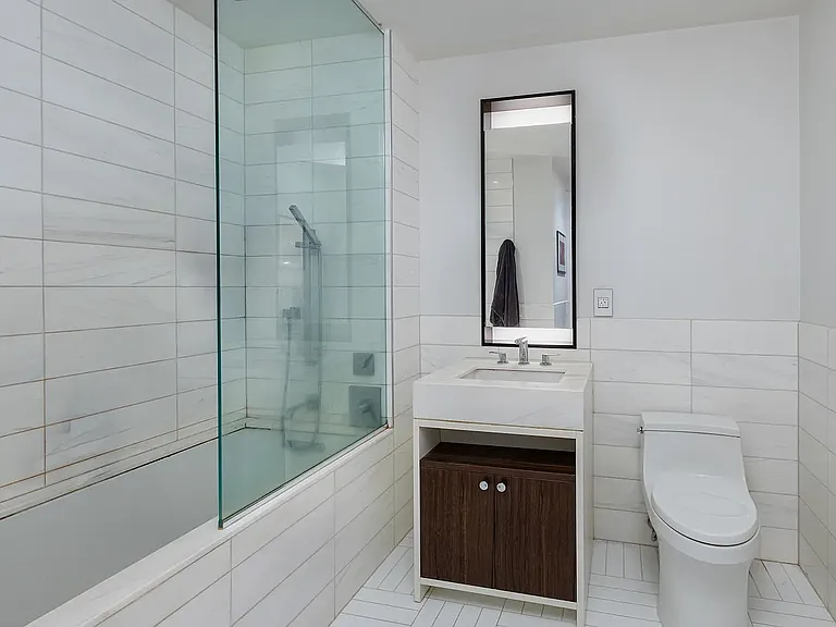 261 W 25th St #4E — Photo 7