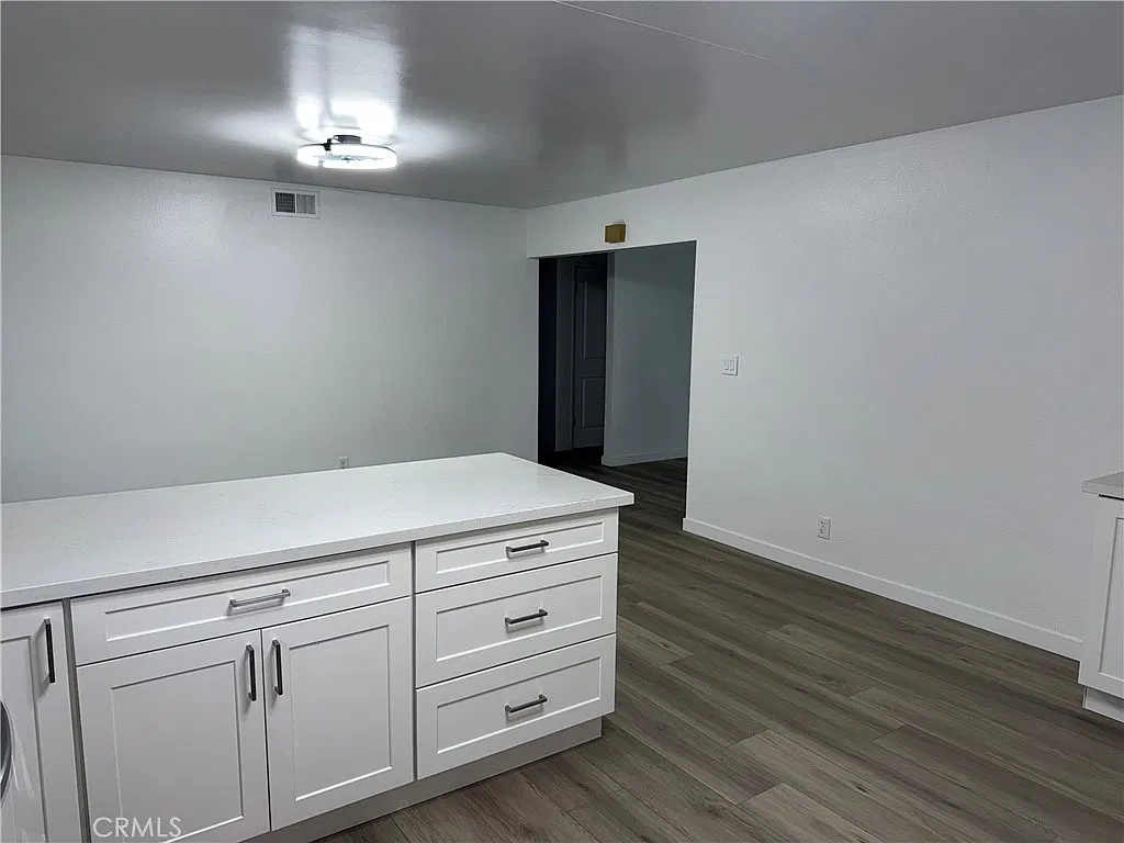 3 bed, 1438 sqft, $3,850 — Photo 4