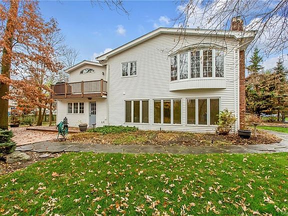 3rd image of 783 Sequoia Dr