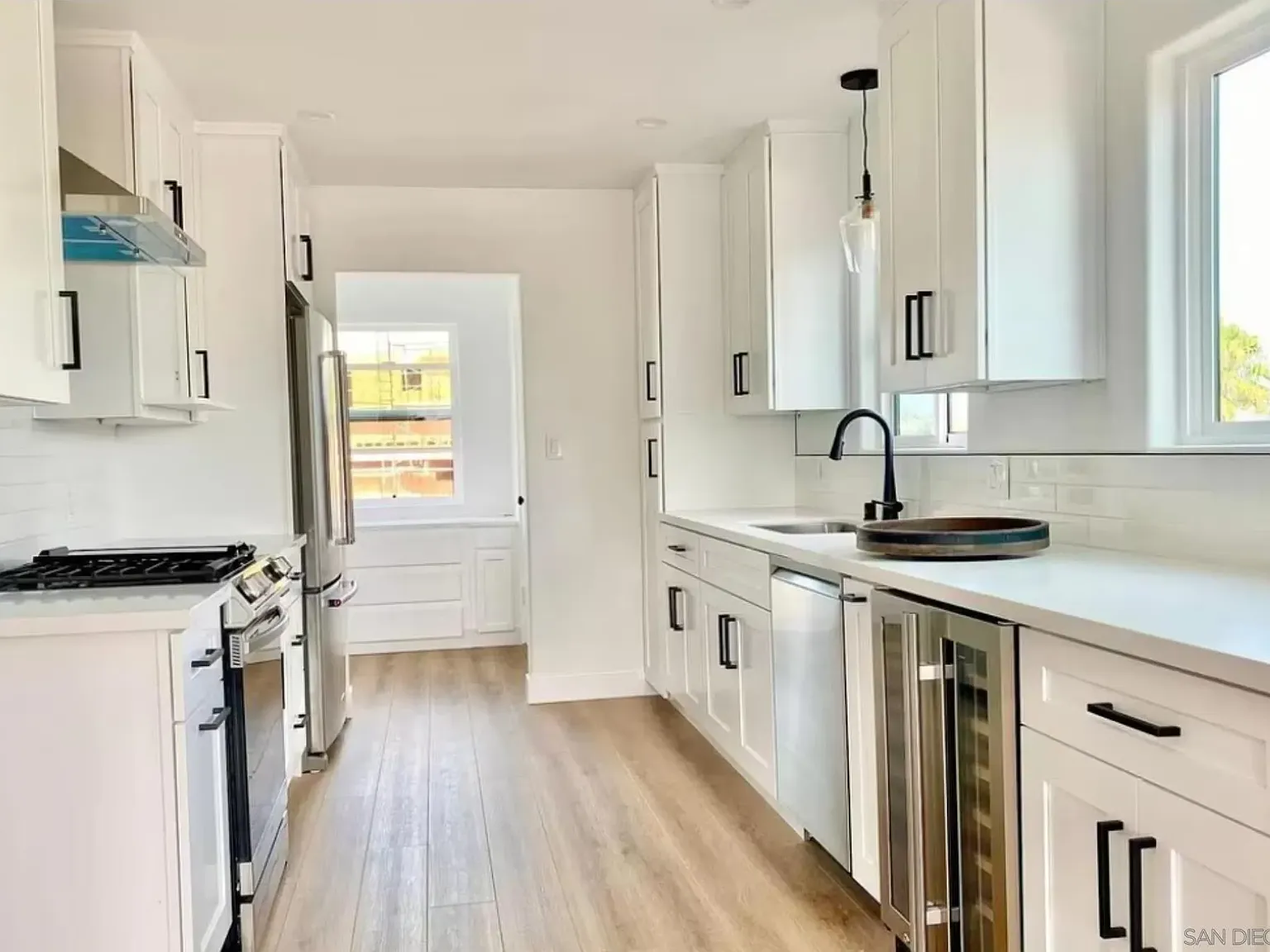 3 bed, 1.5 bath, 1433 sqft, $5,800 — Photo 4