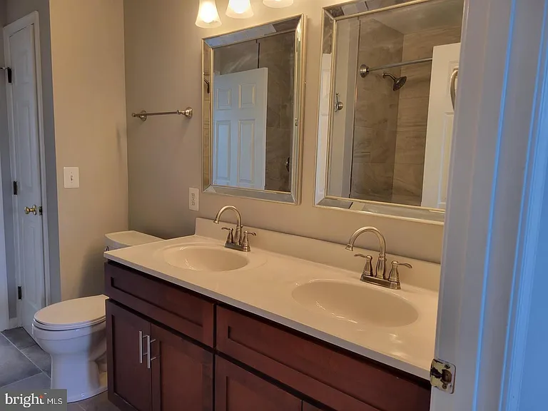 44189 Litchfield Ter — Photo 10