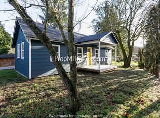 651 Edgewater Rd, Gladstone, OR 97027