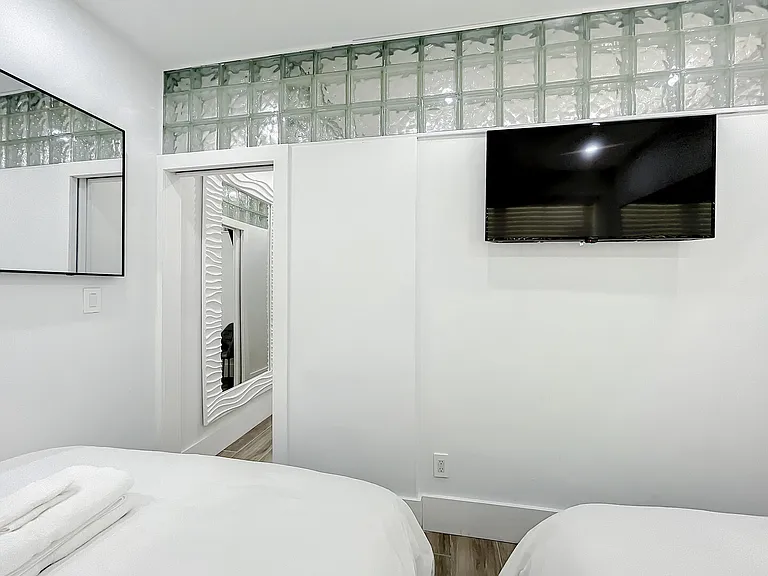 Ocean Dr — Photo 38