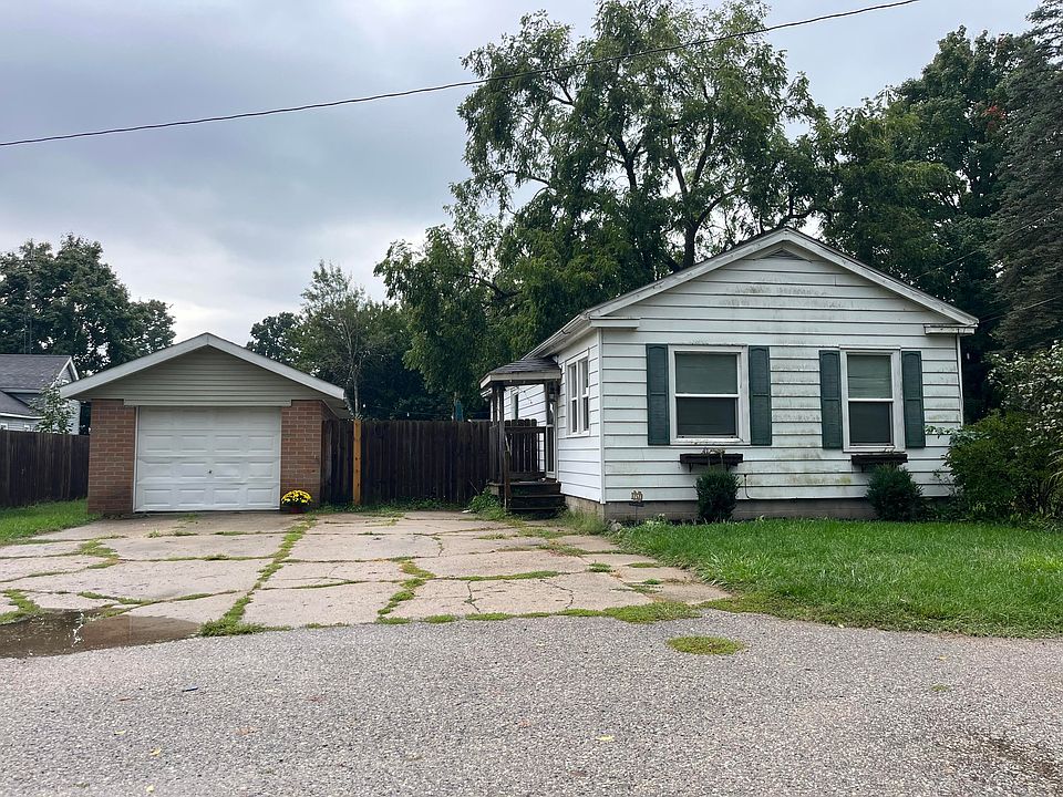 1st image of 216 Drew St