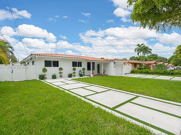2nd image of 1040 N Royal Poinciana Blvd #1040