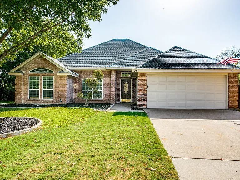 224 Blossom Ln — Photo 10