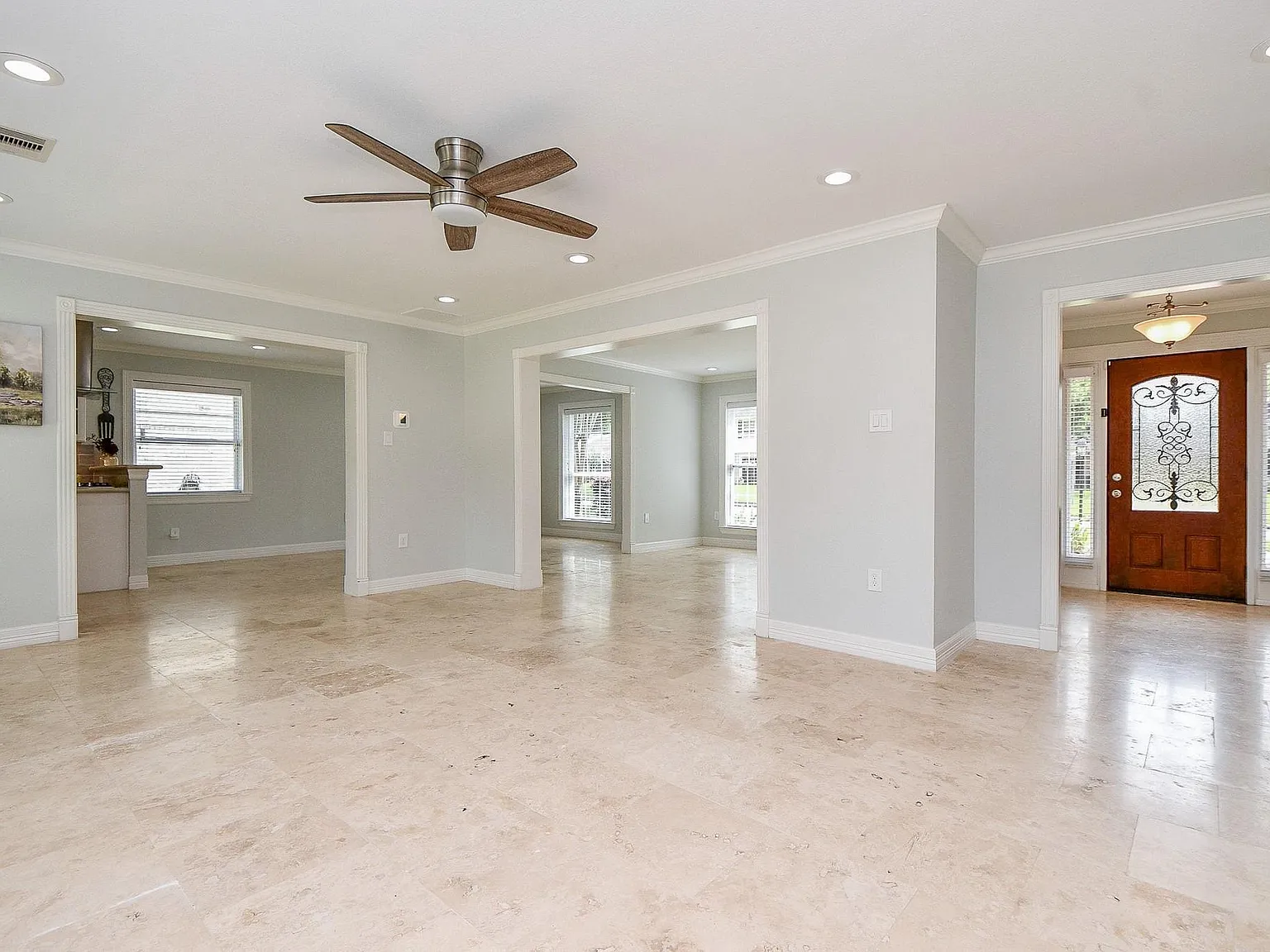 5 bed, 2.5 bath, 2756 sqft, $4,000 — Photo 3